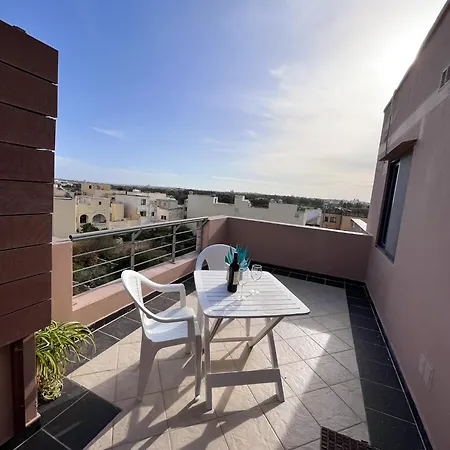 Modern Spacious 2bd Penthouse With 2 Terraces - Close To Airport Apartment