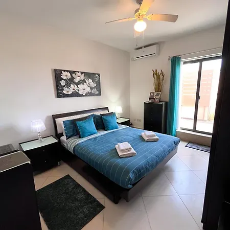 Modern Spacious 2bd Penthouse With 2 Terraces - Close To Airport Apartment Luqa