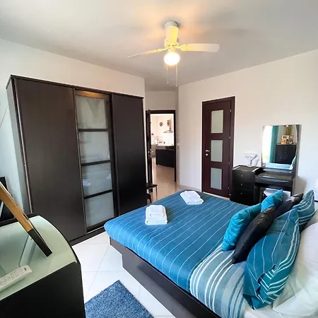 Apartment Modern Spacious 2bd Penthouse With 2 Terraces - Close To Airport Luqa