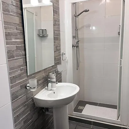 Appartamento Modern Spacious 2bd Penthouse With 2 Terraces - Close To Airport Luqa