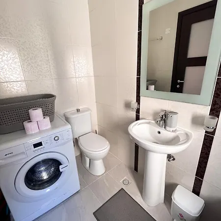 Apartment Modern Spacious 2bd Penthouse With 2 Terraces - Close To Airport