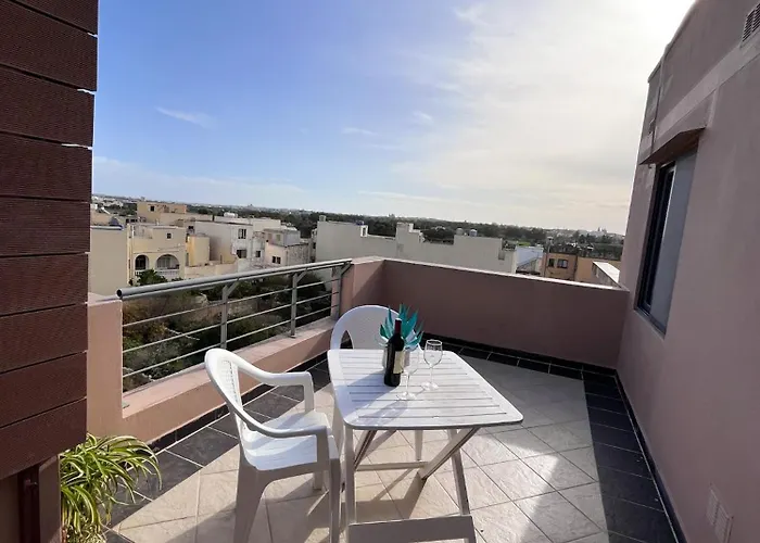 Modern Spacious 2bd Penthouse With 2 Terraces - Close To Airport Lejlighed