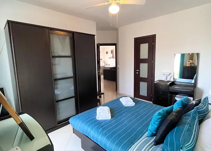 Lejlighed Modern Spacious 2bd Penthouse With 2 Terraces - Close To Airport Luqa