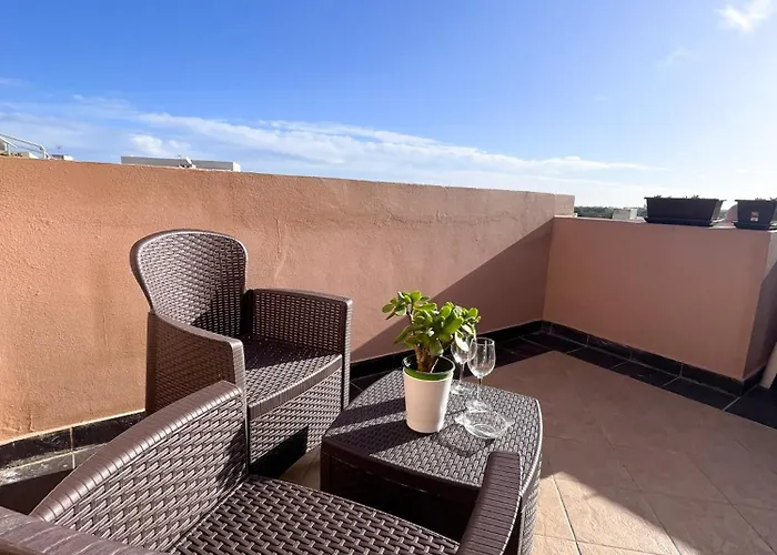 Lejlighed Modern Spacious 2bd Penthouse With 2 Terraces - Close To Airport *
