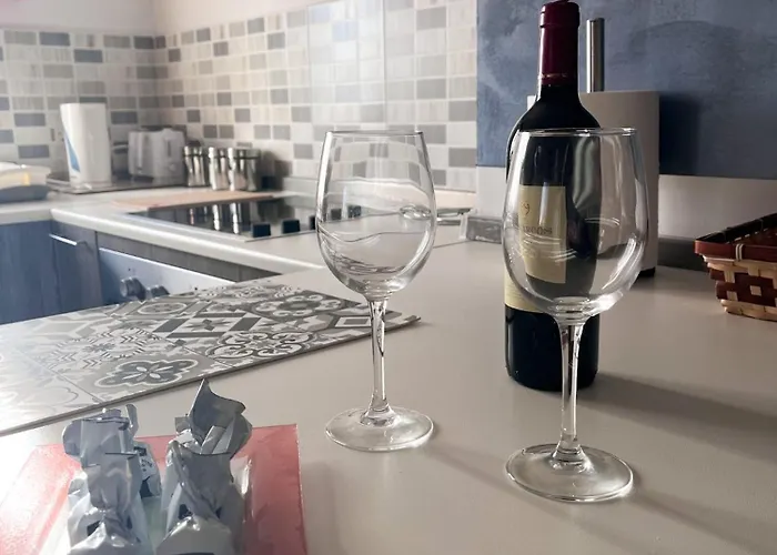 Modern Spacious 2bd Penthouse With 2 Terraces - Close To Airport Lejlighed *