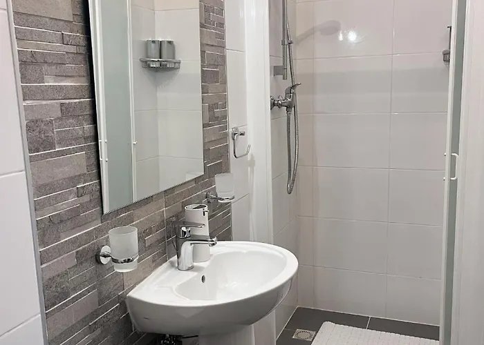 Lejlighed Modern Spacious 2bd Penthouse With 2 Terraces - Close To Airport Luqa