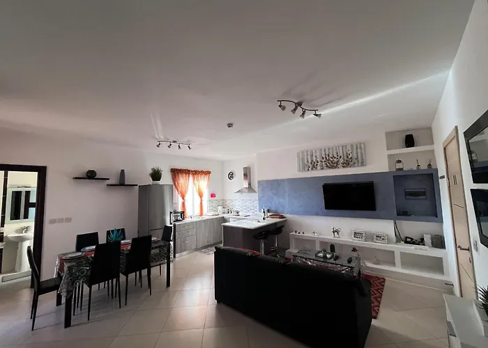 Modern Spacious 2bd Penthouse With 2 Terraces - Close To Airport